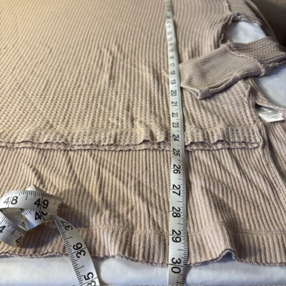 We the Free North Shore Oversized Waffle Sand Knit Tunic with Thumb Holes Size M - Picture 5 of 11